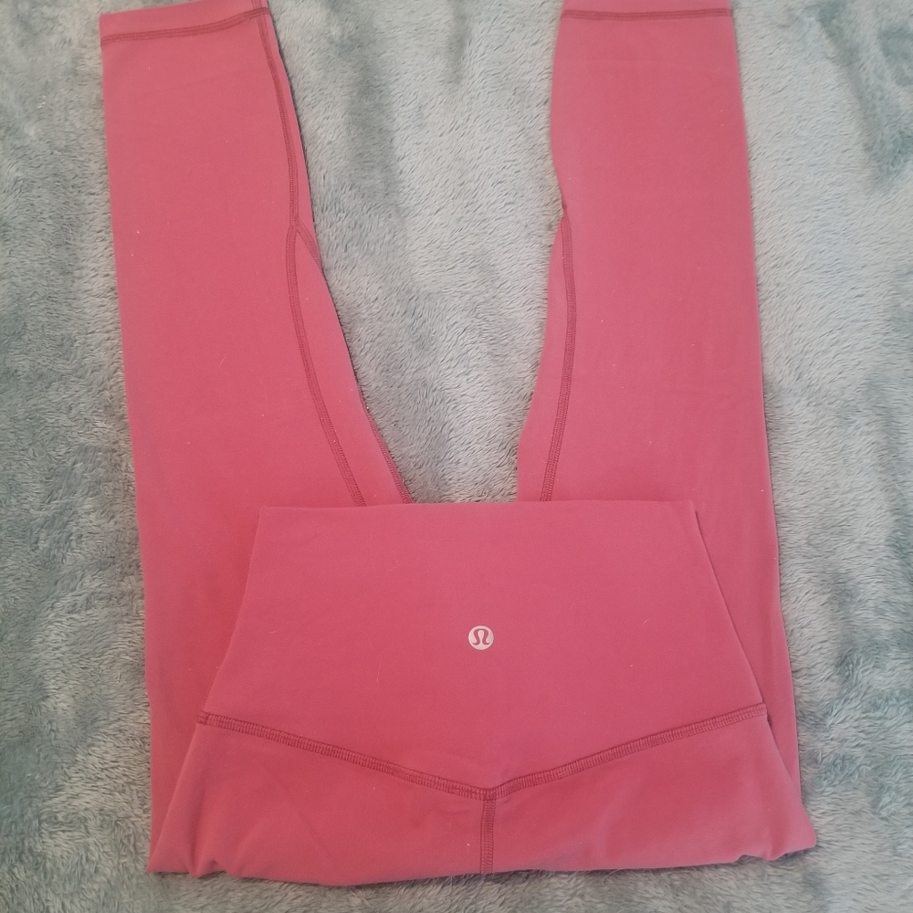 Lululemon moss rose size 2